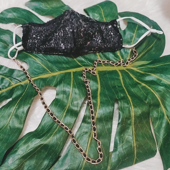3/$30 Mask Chain - Picture 3 of 3